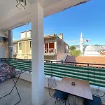 Authentic Detached House In Center דירה קוסדסי