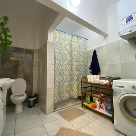 Authentic Detached House In Center Daire