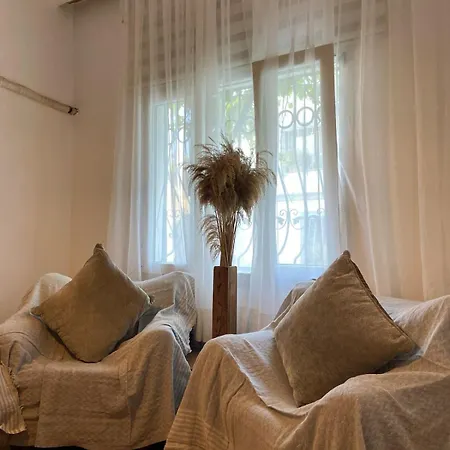 Authentic Detached House In Center *