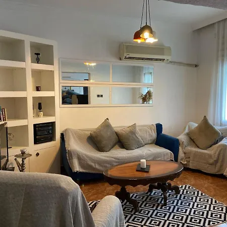 Authentic Detached House In Center * Kusadası
