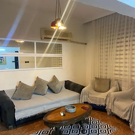 Authentic Detached House In Center Daire Kuşadası