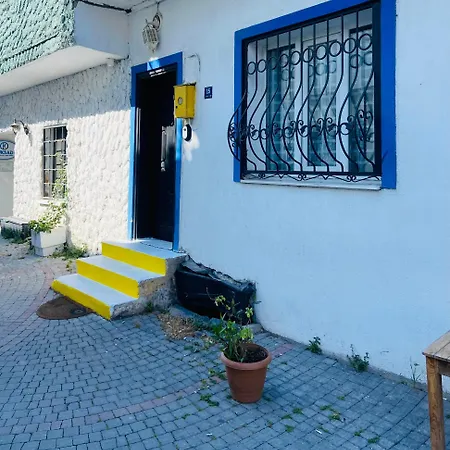 Authentic Detached House In Center Appartement Kusadası