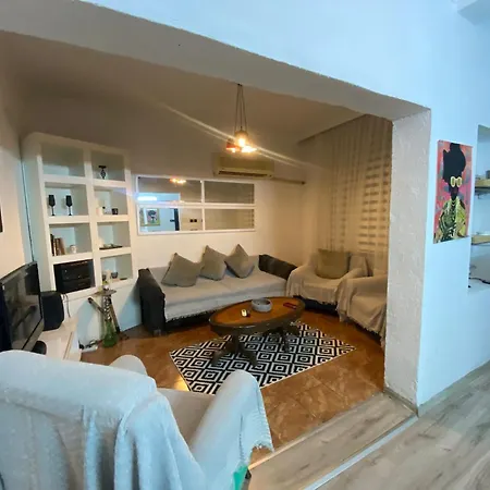 Authentic Detached House In Center * Kusadası